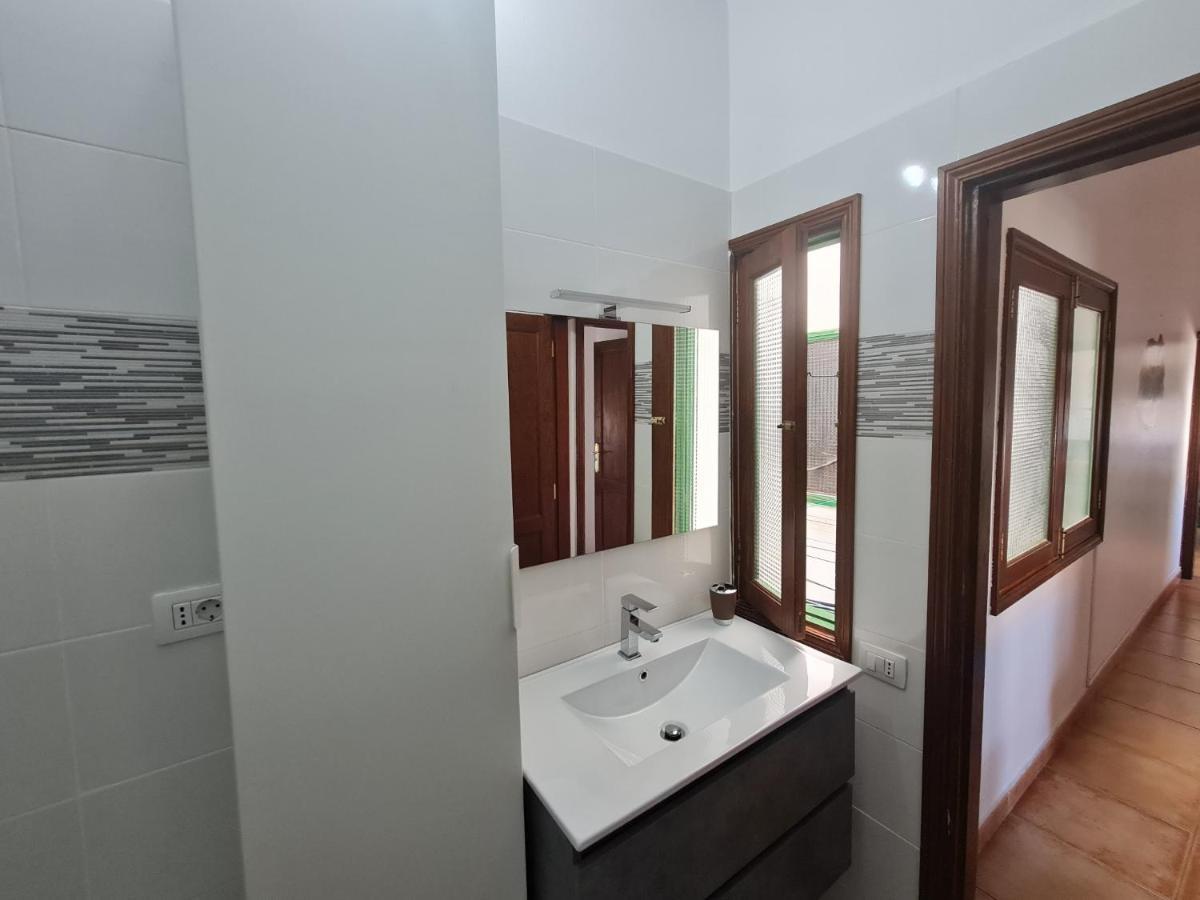 Apartamento "El Muelle" En El Centro Y Playa De Corralejo Apartment Luaran gambar